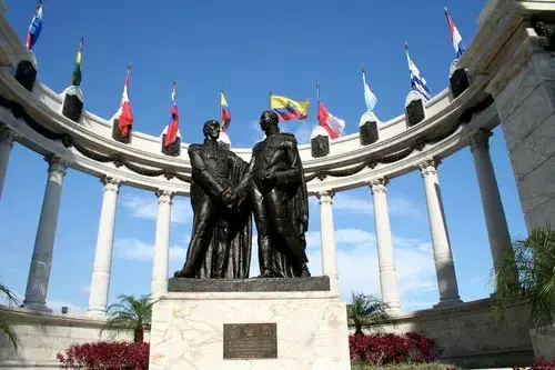 /images/home/destinations/guayaquil/Guayaquil-2.webp
